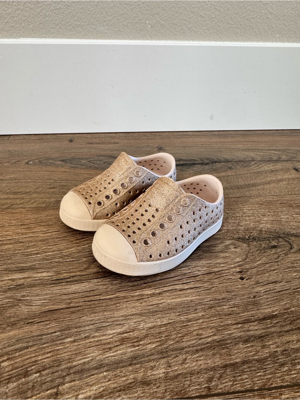 Native Toddler C4 Jefferson Shoes in Rose Gold Glitter